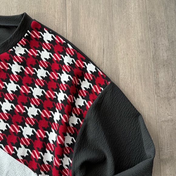 SHEIN Autumn Red & Black Houndstooth Stripe Crewneck Sweatshirt - Picture 2 of 5
